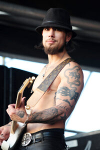 Dave Navarro Net Worth 2021: Age, Height, Weight, Wife, Kids, Bio-Wiki