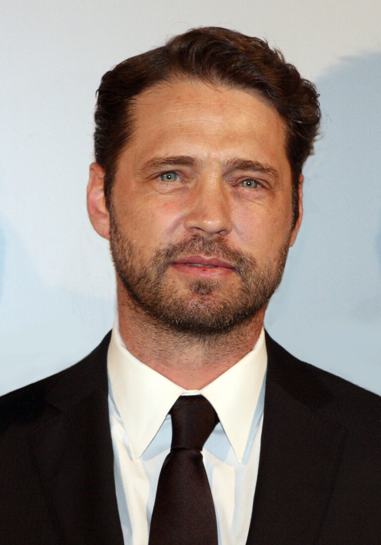 Jason Priestley Net Worth 2021: Age, Height, Weight, Wife, Kids, Bio-Wiki