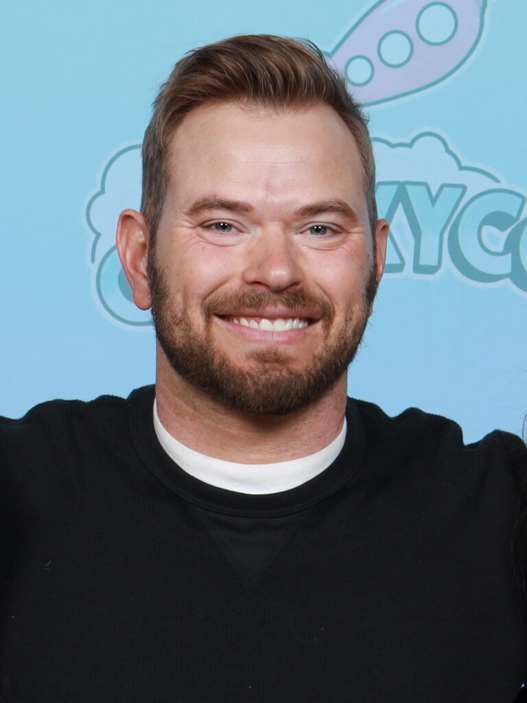 Kellan Lutz Net Worth 2021: Age, Height, Weight, Wife, Kids, Bio-Wiki