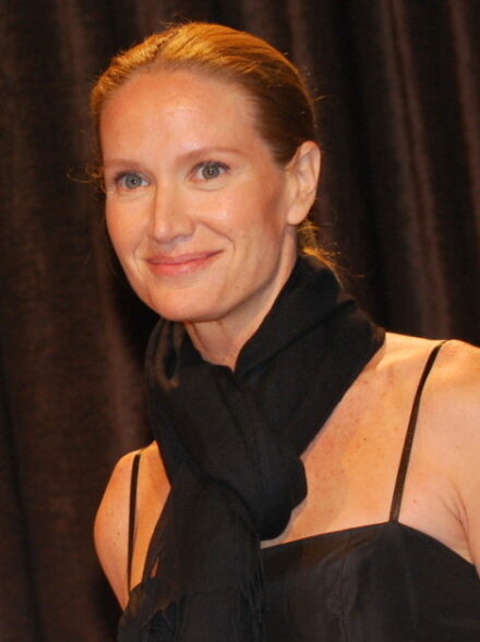 Kelly Lynch Net Worth 2021: Age, Height, Weight, Husband, Kids, Bio-Wiki