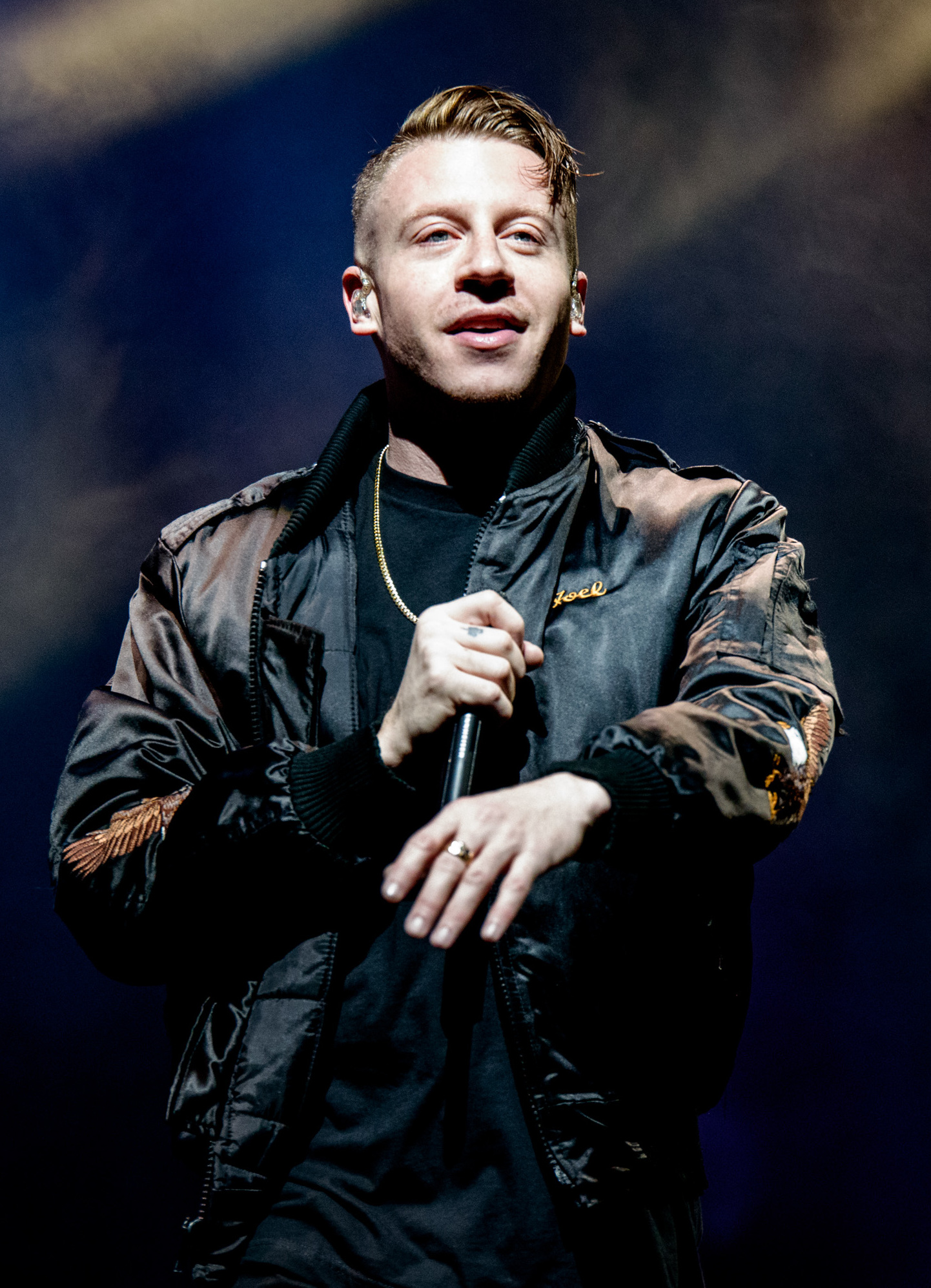 Macklemore Net Worth 2021: Age, Height, Weight, Wife, Kids, Bio-Wiki