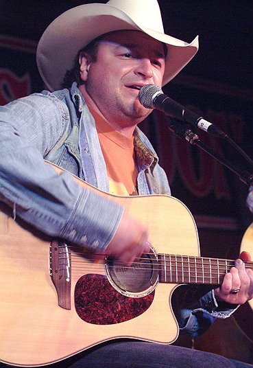Mark Chesnutt Net Worth 2021: Age, Height, Weight, Wife, Kids, Bio-Wiki — via Wikimedia Commons