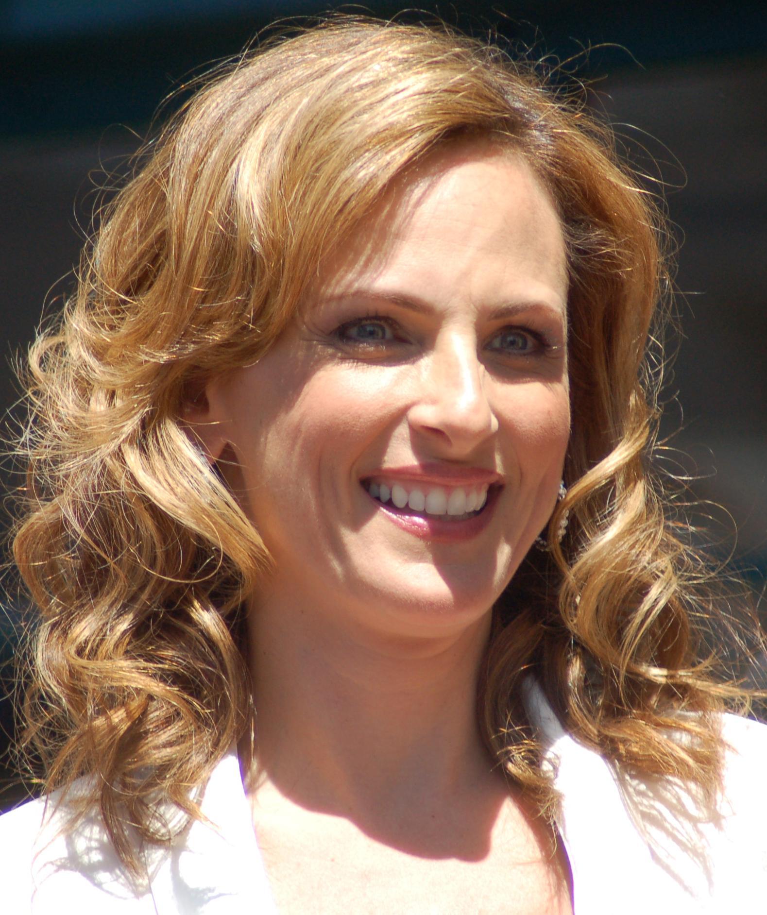 Marlee Matlin Net Worth 2021: Age, Height, Weight, Husband, Kids, Bio-Wiki