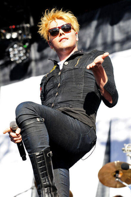 Gerard Way Net Worth 2021: Age, Height, Weight, Wife, Kids, Bio-Wiki