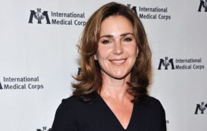 Peri Gilpin Net Worth 2021: Age, Height, Weight, Husband, Kids, Bio-Wiki