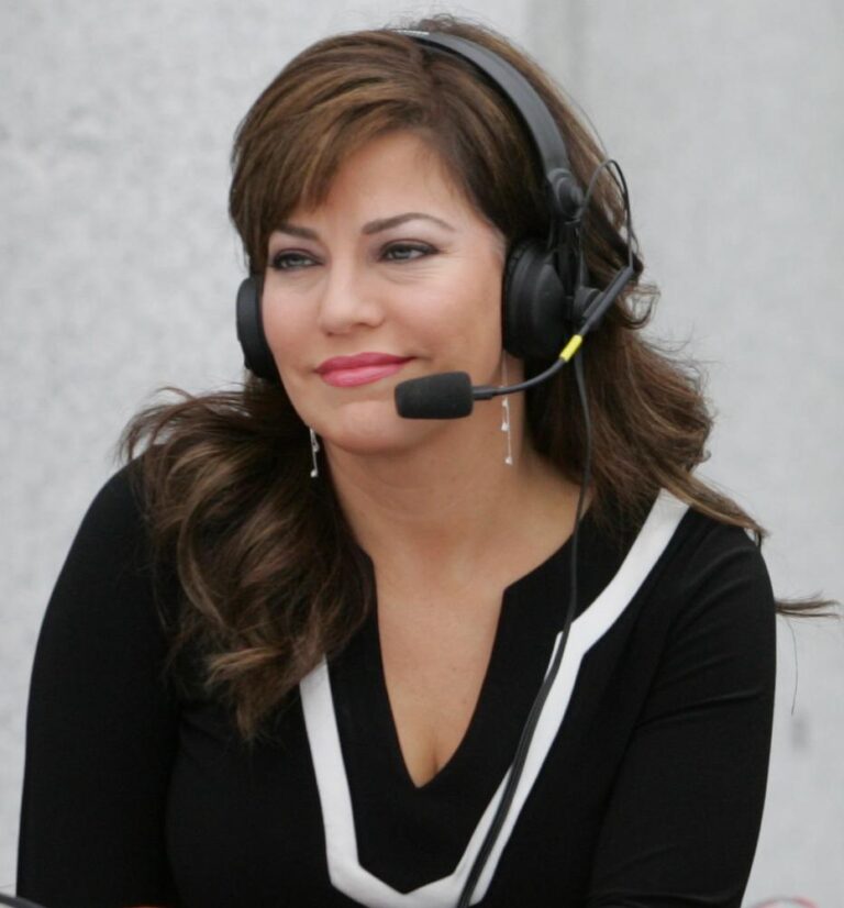 Robin Meade Net Worth 2021: Age, Height, Weight, Husband, Kids, Bio-Wiki | Wealthy Persons — via Wikimedia Commons