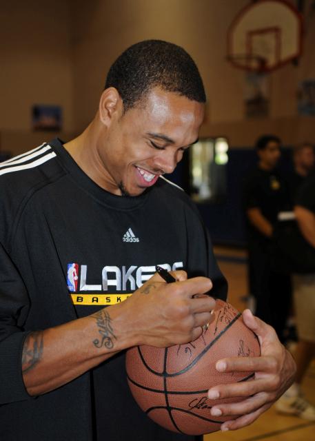 Shannon Brown Net Worth 2021: Age, Height, Weight, Wife, Kids, Bio-Wiki — via Wikimedia Commons