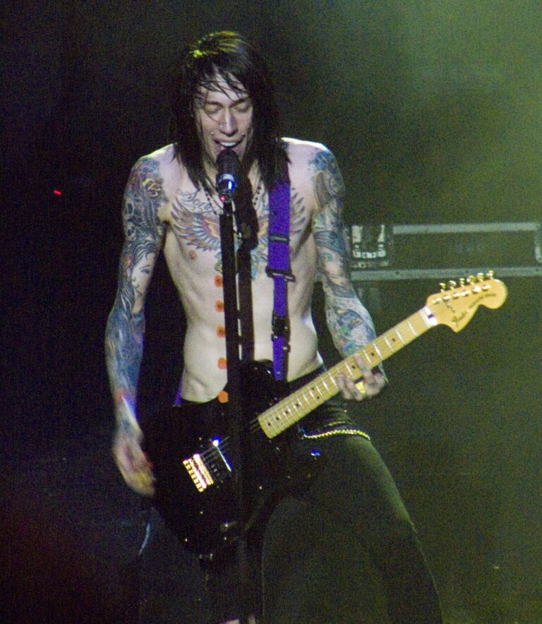 Trace Cyrus Net Worth 2021: Age, Height, Weight, Girlfriend, Dating,Bio-Wiki