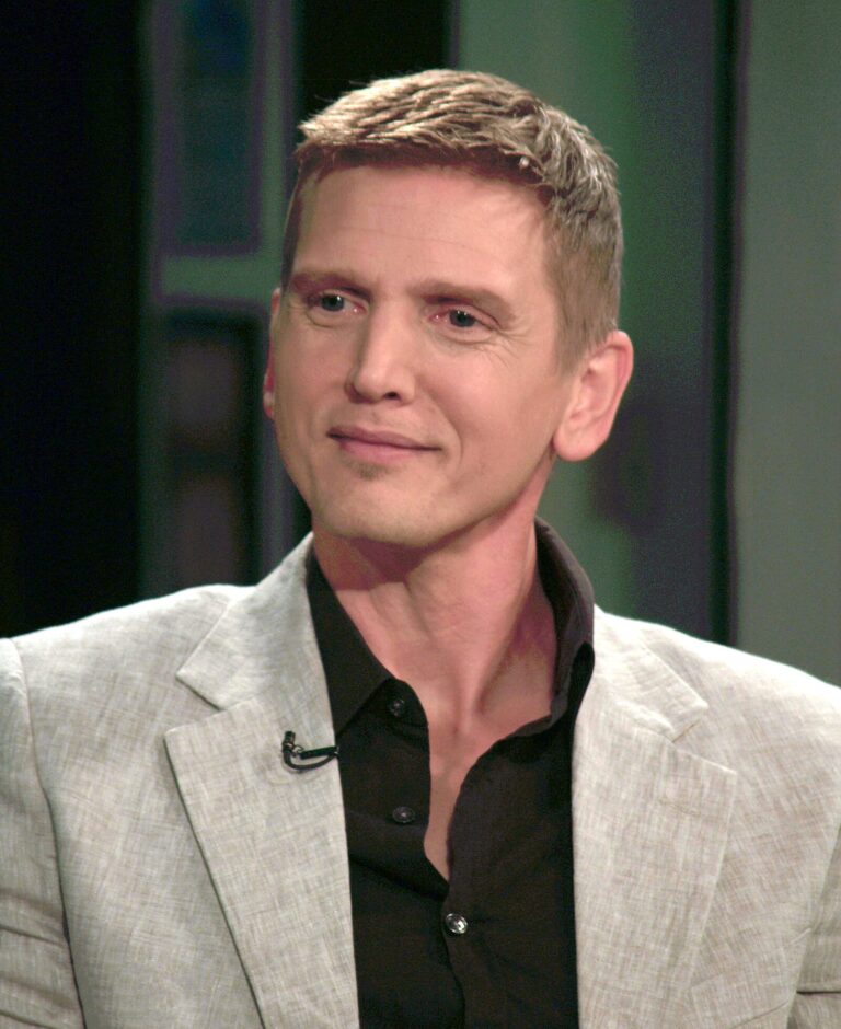 Barry Pepper Net Worth 2021: Age, Height, Weight, Wife, Kids, Bio-Wiki