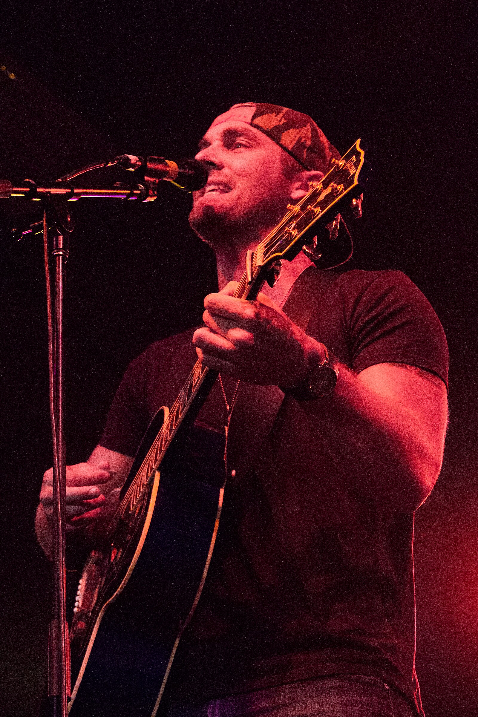 Brett Young Net Worth 2021: Age, Height, Weight, Wife, Kids, Bio-Wiki