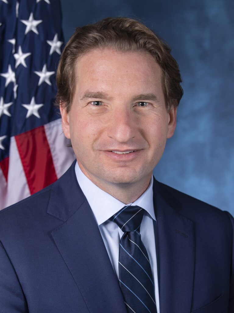 Dean Phillips Net Worth 2021: Age, Height, Weight, Wife, Kids, Bio-Wiki | Wealthy Persons — via Wikimedia Commons