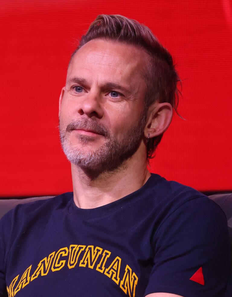 Dominic Monaghan Net Worth 2021: Age, Height, Weight, Wife, Kids, Bio-Wiki