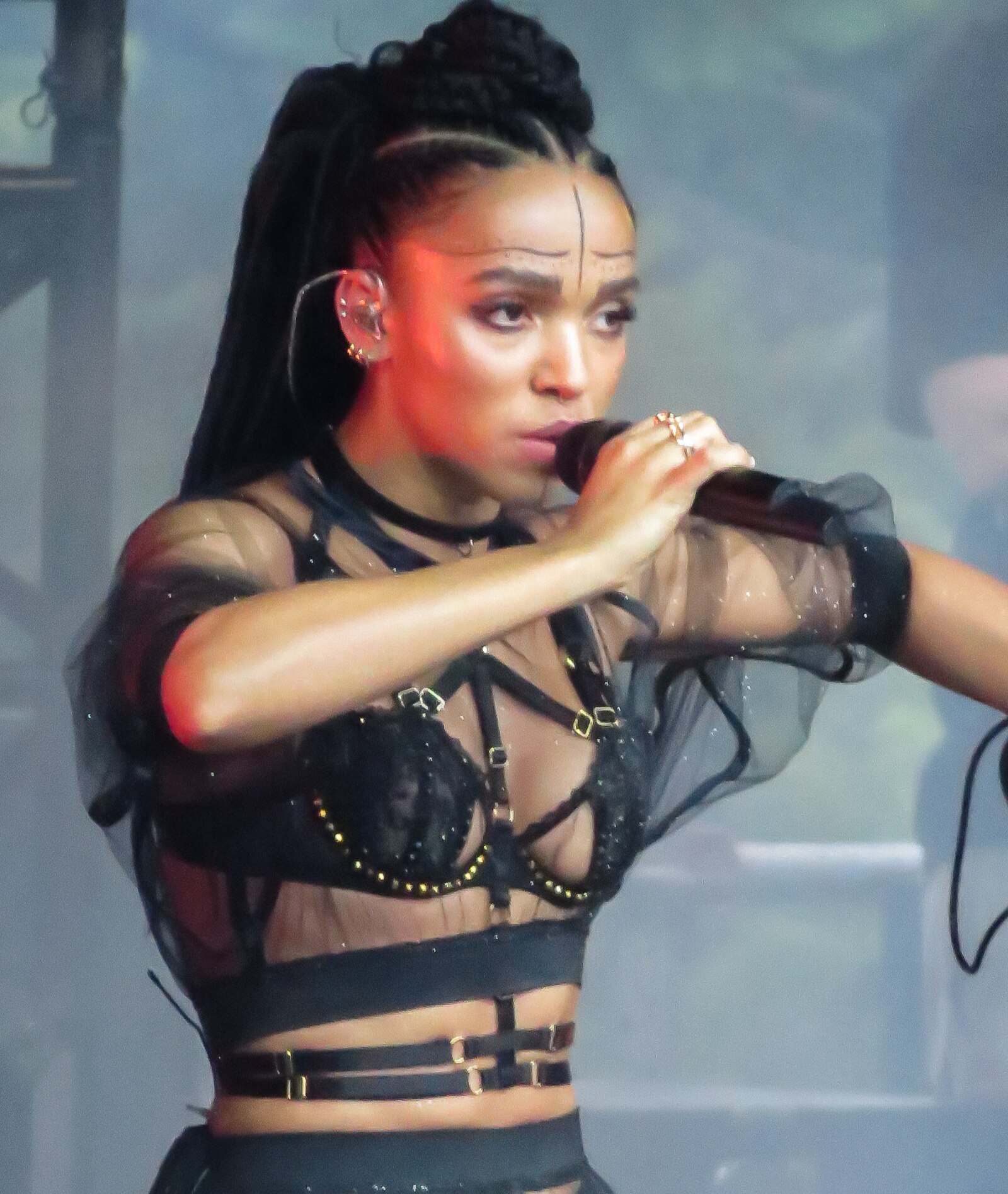 FKA Twigs Net Worth 2021: Age, Height, Weight, Boyfriend, Dating, Bio-Wiki