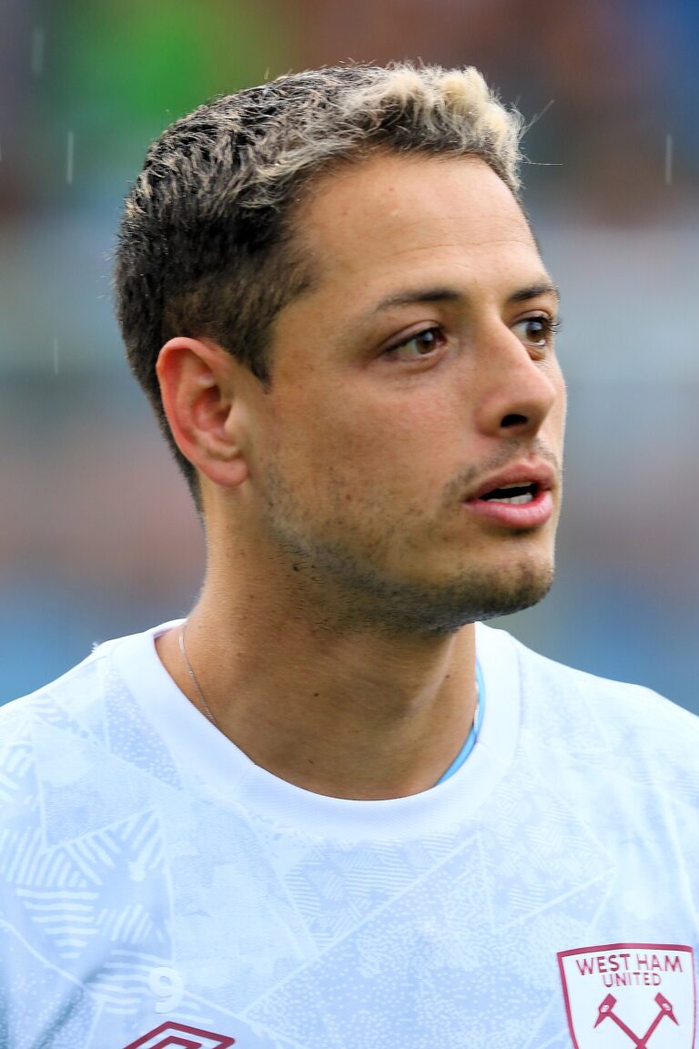 Chicharito Net Worth 2021: Age, Height, Weight, Wife, Kids, Bio-Wiki | Wealthy Persons — via Wikimedia Commons