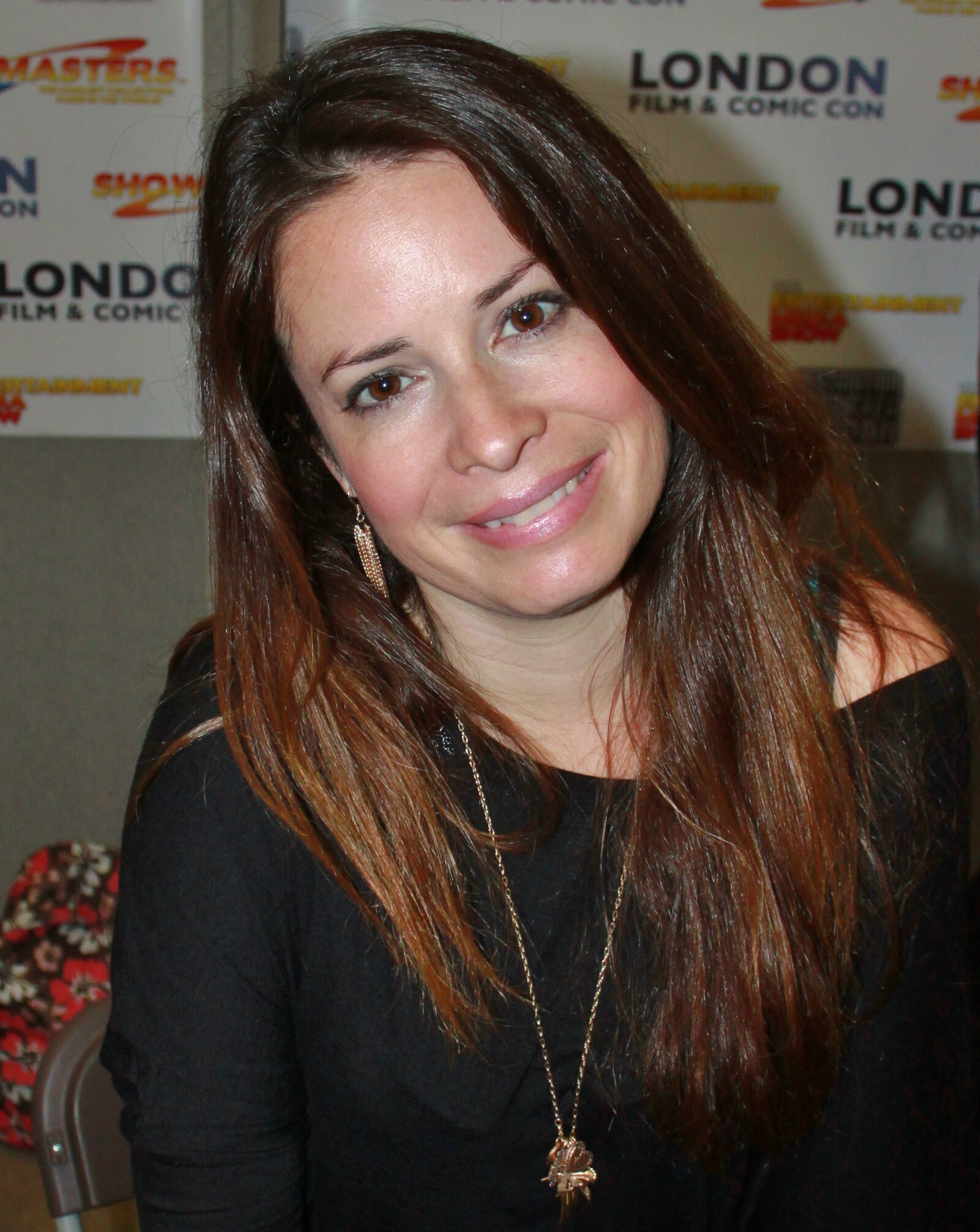 Holly Marie Combs Net Worth 2021: Age, Height, Weight, Husband, Kids, Bio-Wiki