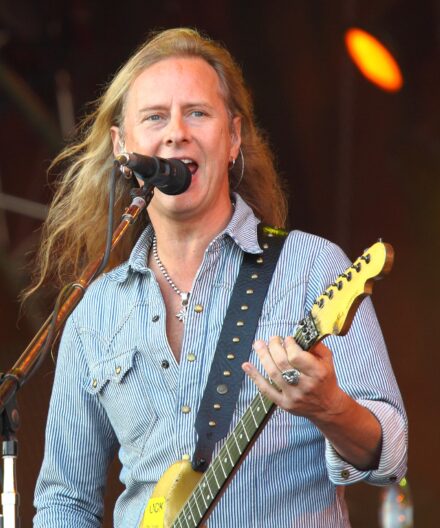 Jerry Cantrell Net Worth 2021: Age, Height, Weight, Girlfriend, Dating, Bio-Wiki