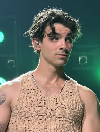 Joe Jonas Net Worth 2021: Age, Height, Weight, Wife, Kids, Bio-Wiki