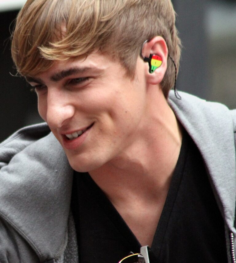 Kendall Schmidt Net Worth 2021: Age, Height, Weight, Girlfriend, Dating, Bio-Wiki — via Wikimedia Commons