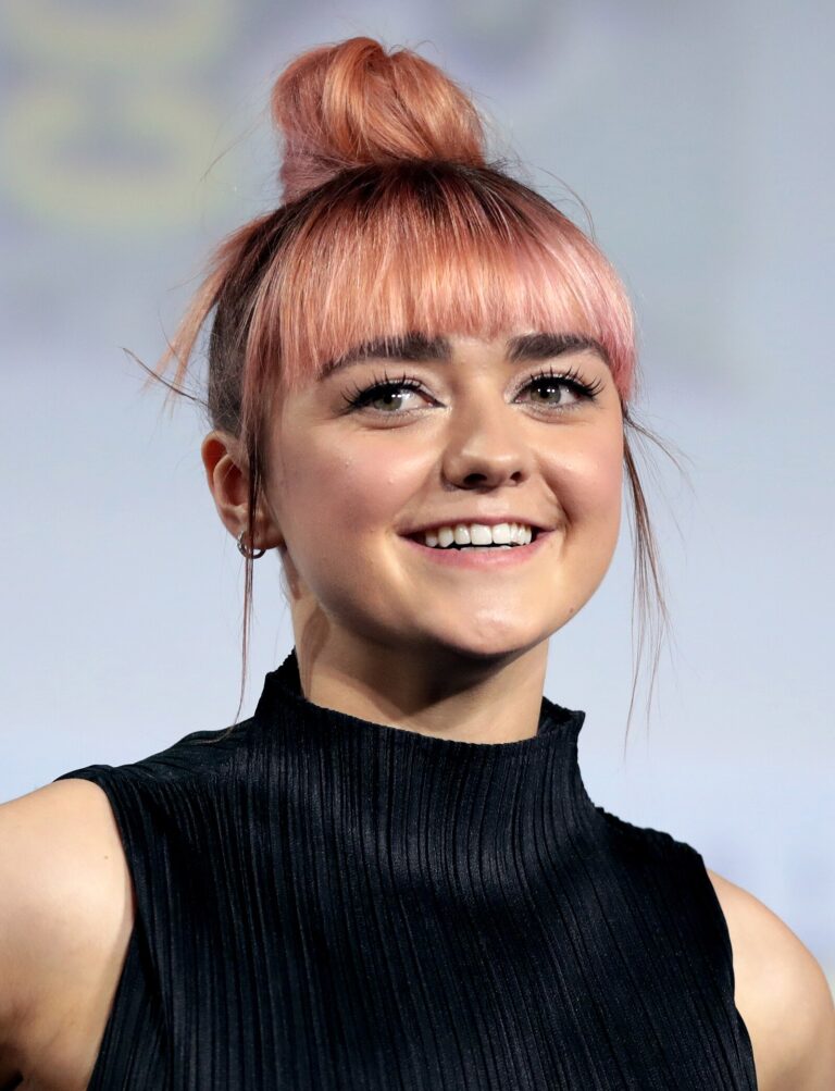 Maisie Williams Net Worth 2021: Age, Height, Weight, Boyfriend, Dating, Bio-Wiki