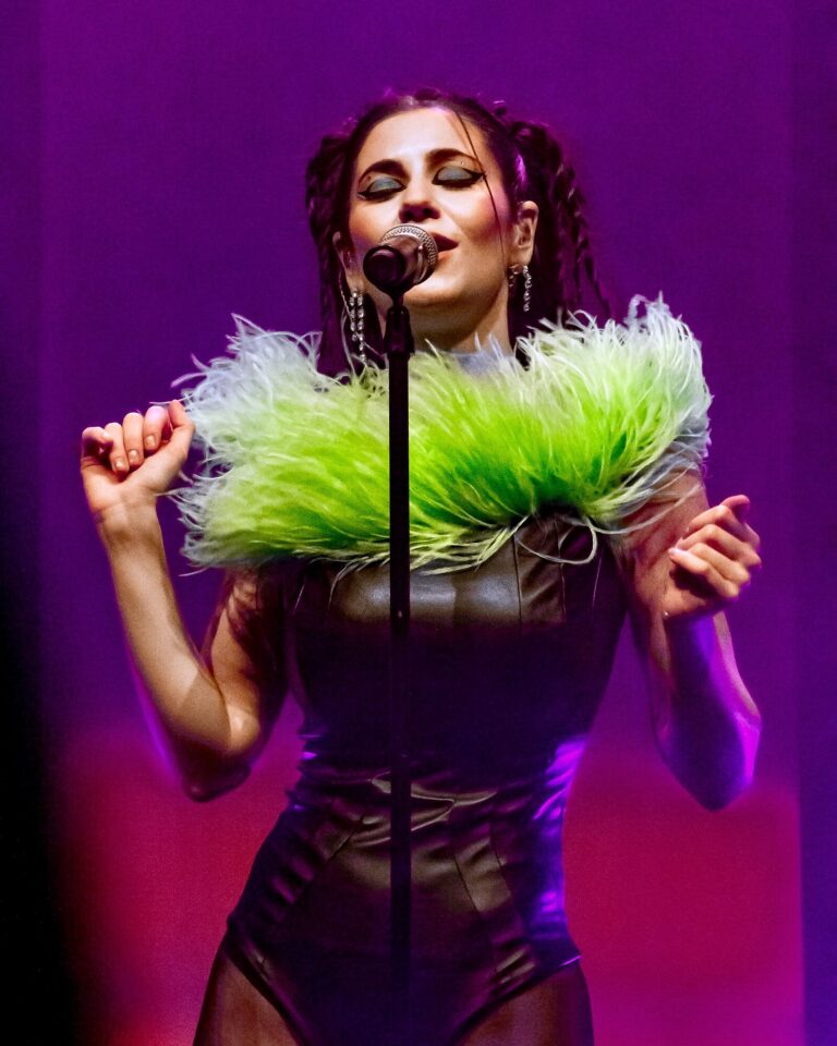 Marina and the Diamonds Net Worth 2021: Age, Height, Weight, Boyfriend, Dating, Kids, Bio-Wiki