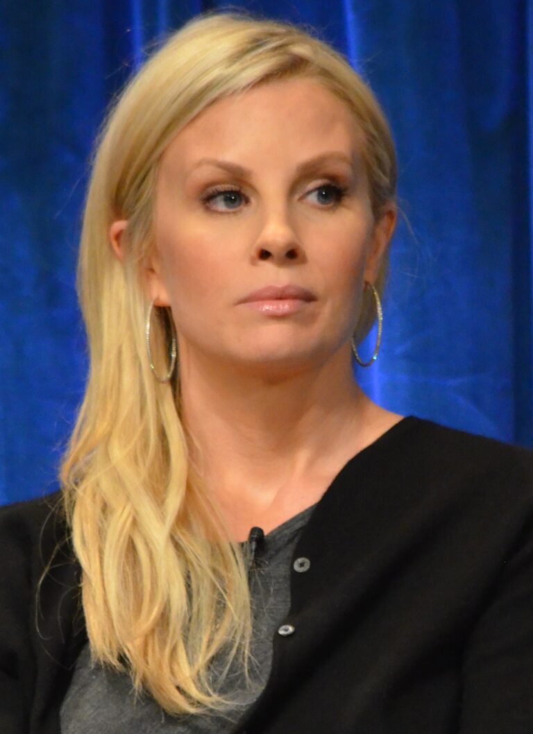 Monica Potter Net Worth 2021: Age, Height, Weight, Husband, Kids, Bio-Wiki