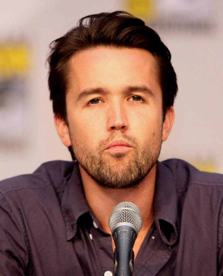 Rob McElhenney Net Worth 2021: Age, Height, Weight, Wife, Kids, Bio-Wiki — via Wikimedia Commons