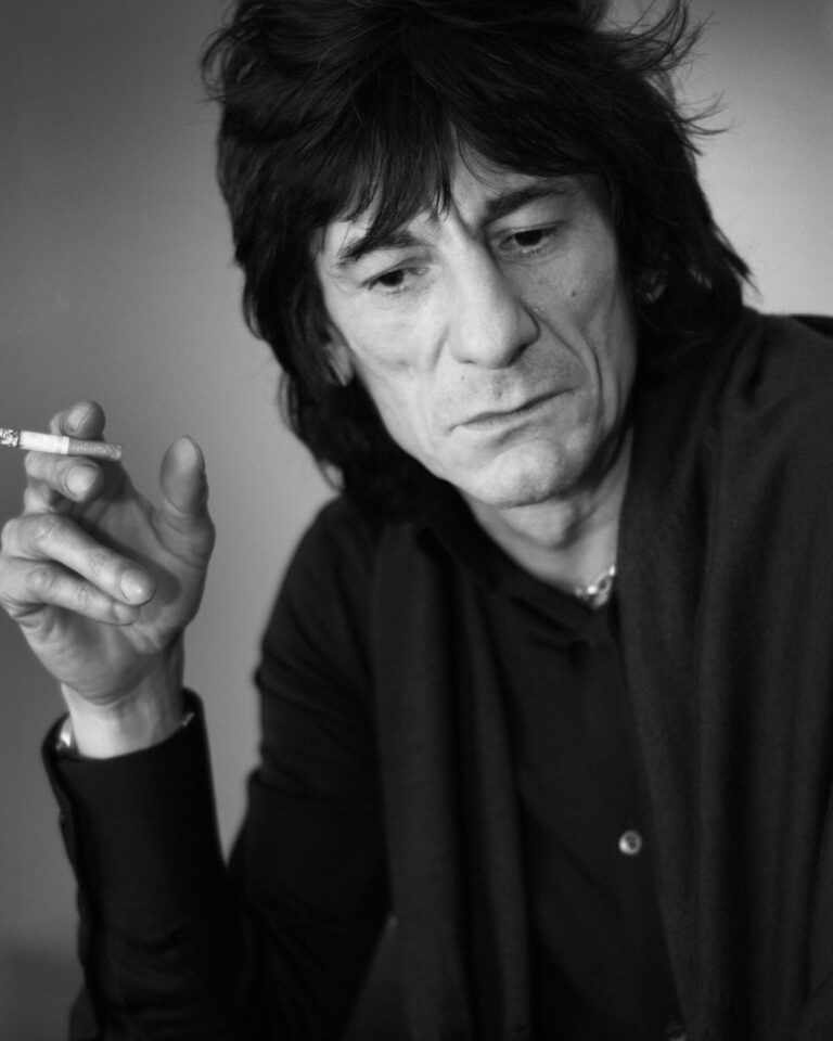 Ronnie Wood Net Worth 2021: Age, Height, Weight, Wife, Kids, Bio-Wiki | Wealthy Persons — via Wikimedia Commons