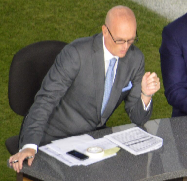 Scott Van Pelt Net Worth 2021: Age, Height, Weight, Wife, Kids, Bio-Wiki — via Wikimedia Commons