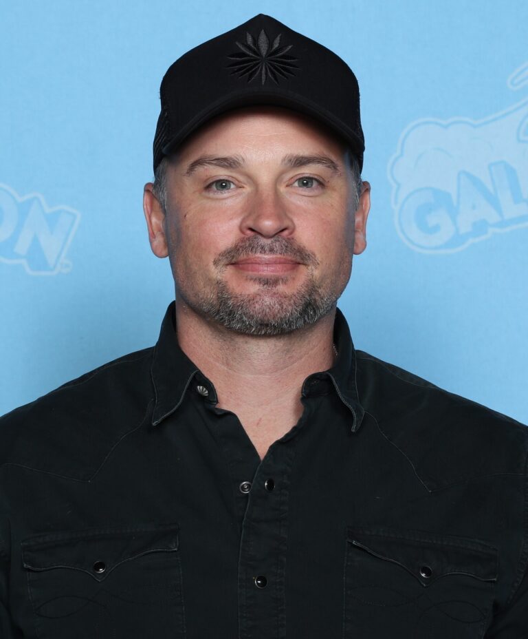 Tom Welling Net Worth 2021: Age, Height, Weight, Wife, Kids, Bio-Wiki — via Wikimedia Commons
