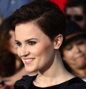 Veronica Roth Net Worth 2021: Age, Height, Weight, Husband, Kids, Bio-Wiki