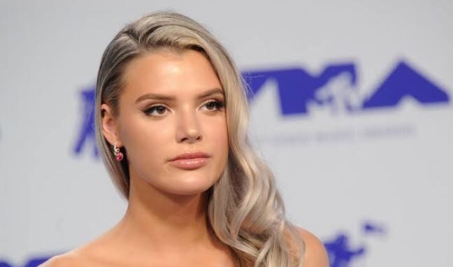 Alissa Violet Net Worth 2021: Age, Height, Weight, Boyfriend, Dating, Bio-Wiki