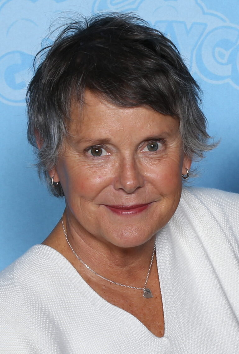 Amanda Bearse Net Worth 2021: Age, Height, Weight, Husband, Kids, Bio-Wiki