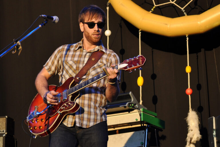 Dan Auerbach Net Worth 2021: Age, Height, Weight, Wife, Kids, Bio-Wiki