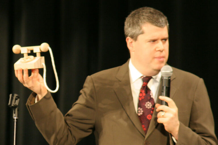 Daniel Handler Net Worth 2021: Age, Height, Weight, Wife, Kids, Bio-Wiki — via Wikimedia Commons