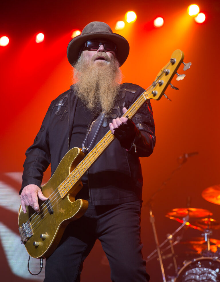 Dusty Hill Net Worth 2021: Age, Height, Weight, Wife, Kids, Bio-Wiki | Wealthy Persons — via Wikimedia Commons