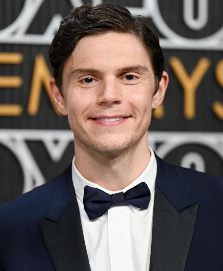 Evan Peters Net Worth 2021: Age, Height, Weight, Girlfriend, Dating, Bio-Wiki