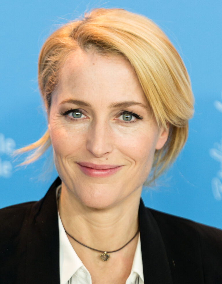 Gillian Anderson Net Worth 2021: Age, Height, Weight, Husband, Kids, Bio-Wiki — via Wikimedia Commons