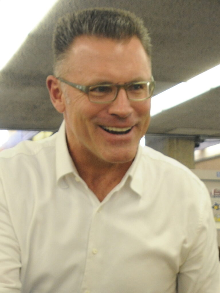 Howie Long Net Worth 2021: Age, Height, Weight, Wife, Kids