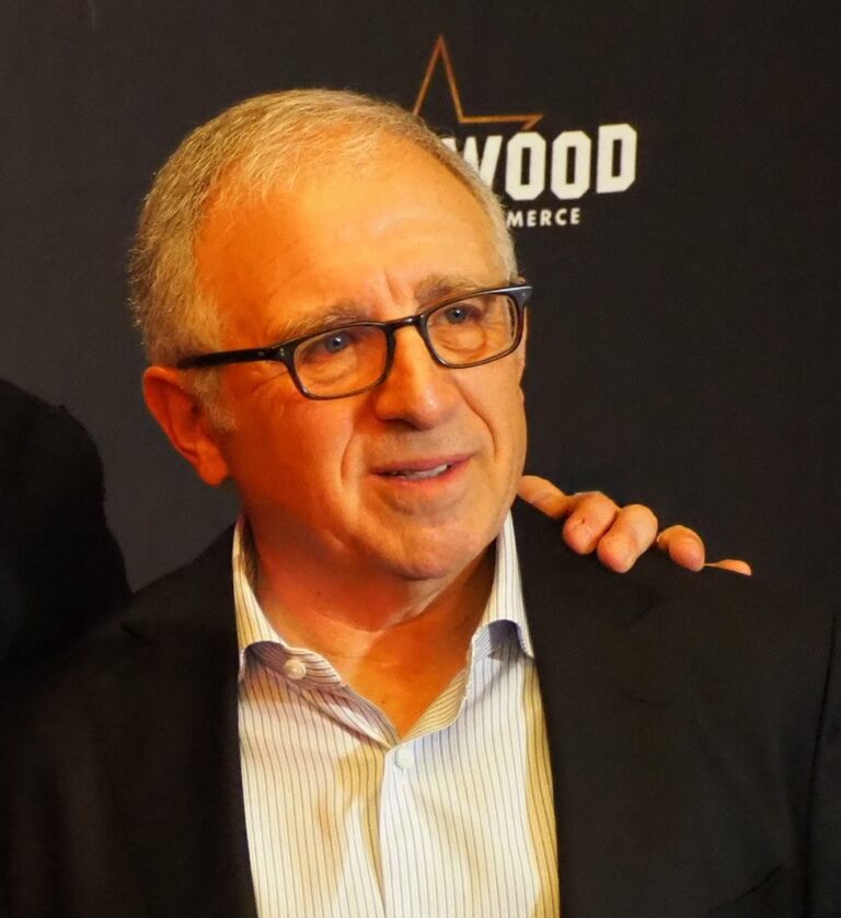 Irving Azoff Net Worth 2021: Age, Height, Weight, Wife, Kids, Bio-Wiki | Wealthy Persons — via Wikimedia Commons