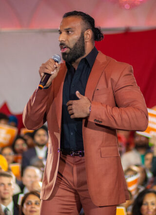 Jinder Mahal Net Worth 2021: Age, Height, Weight, Girlfriend, Dating, Bio-Wiki