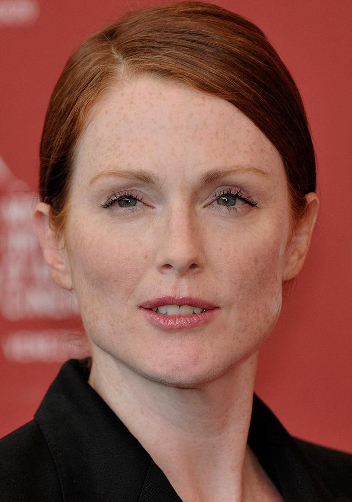 Julianne Moore Net Worth 2021: Age, Height, Weight, Husband, Kids, Bio-Wiki