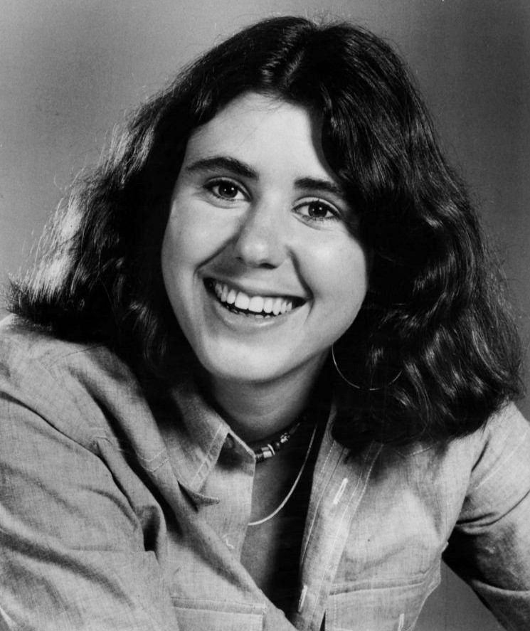 Julie Kavner Net Worth 2021: Age, Height, Weight, Boyfriend, Dating, Kids, Bio-Wiki