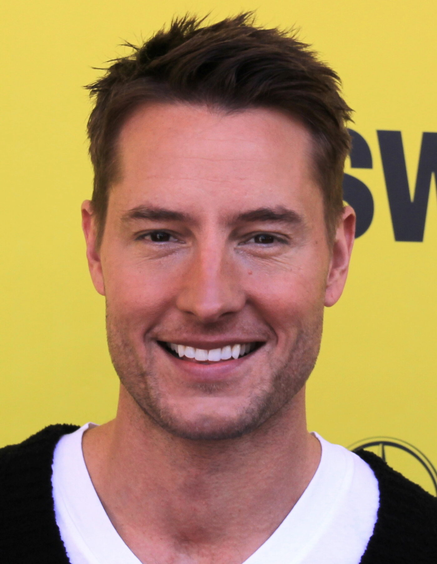 Justin Hartley Net Worth 2021: Age, Height, Weight, Wife, Kids, Bio-Wiki
