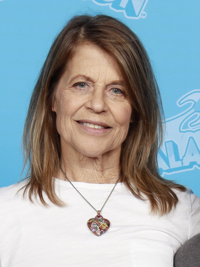 Linda Hamilton Net Worth 2021: Age, Height, Weight, Husband, Kids, Bio-Wiki