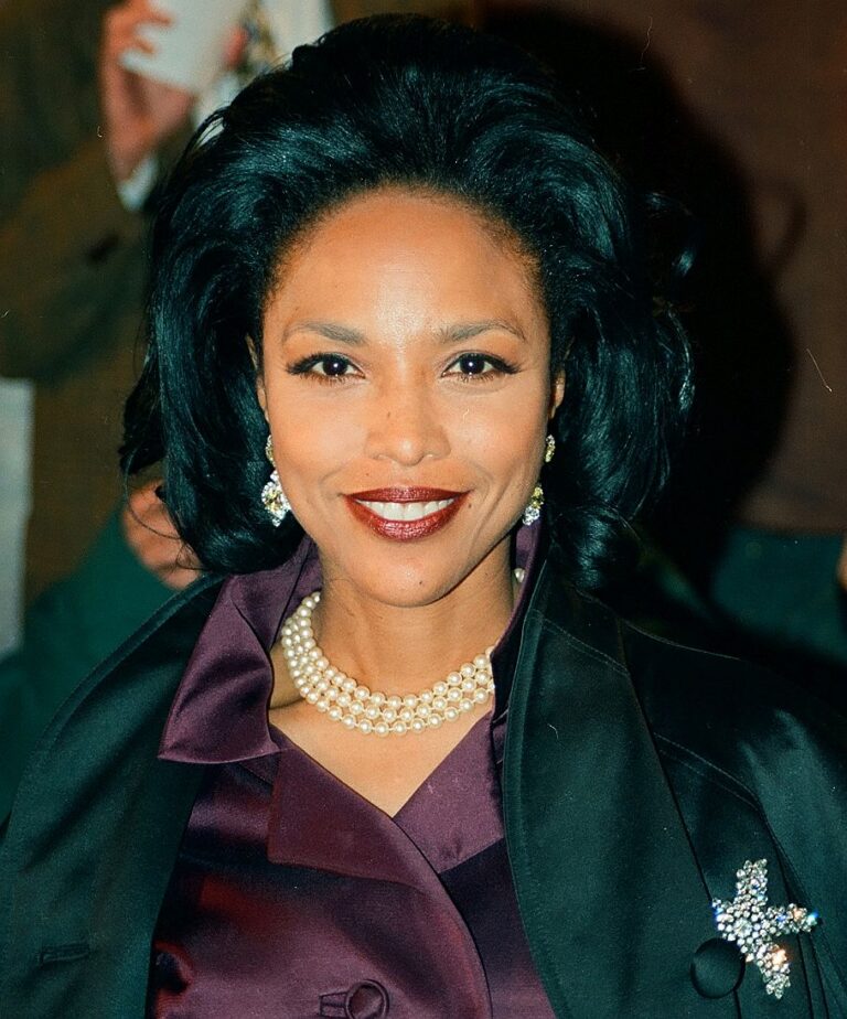 Lynn Whitfield Net Worth 2021: Age, Height, Weight, Husband, Kids, Bio-Wiki | Wealthy Persons — via Wikimedia Commons
