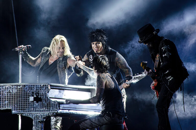 Mötley Crüe Net Worth 2021