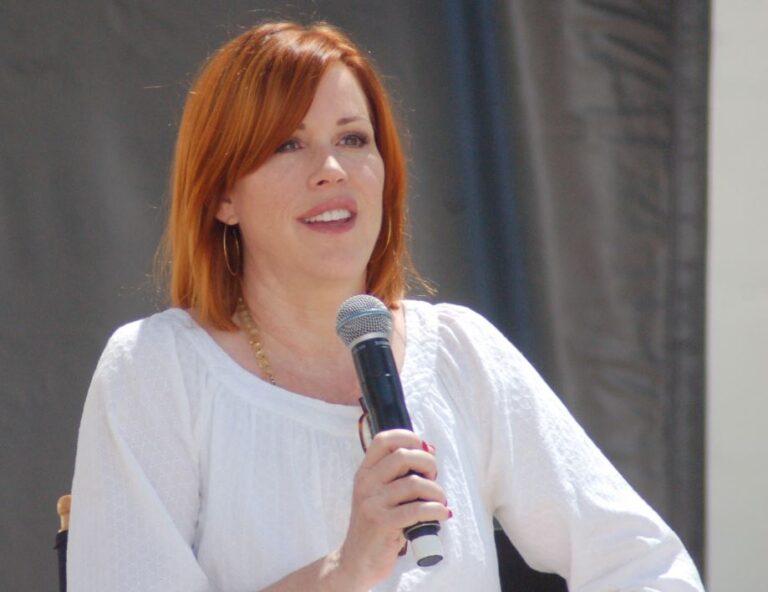 Molly Ringwald Net Worth 2021: Age, Height, Weight, Husband, Kids, Bio-Wiki