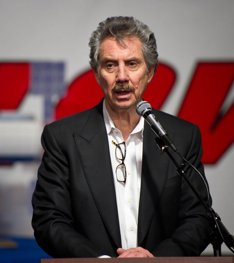 Robert Bigelow Net Worth 2021: Age, Height, Weight, Girlfriend, Dating, Bio-Wiki | Wealthy Persons — via Wikimedia Commons