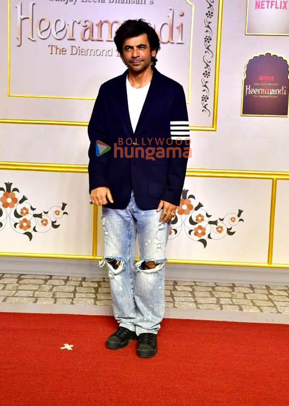 Sunil Grover Net Worth 2021: Age, Height, Weight, Wife, Kids, Bio-Wiki