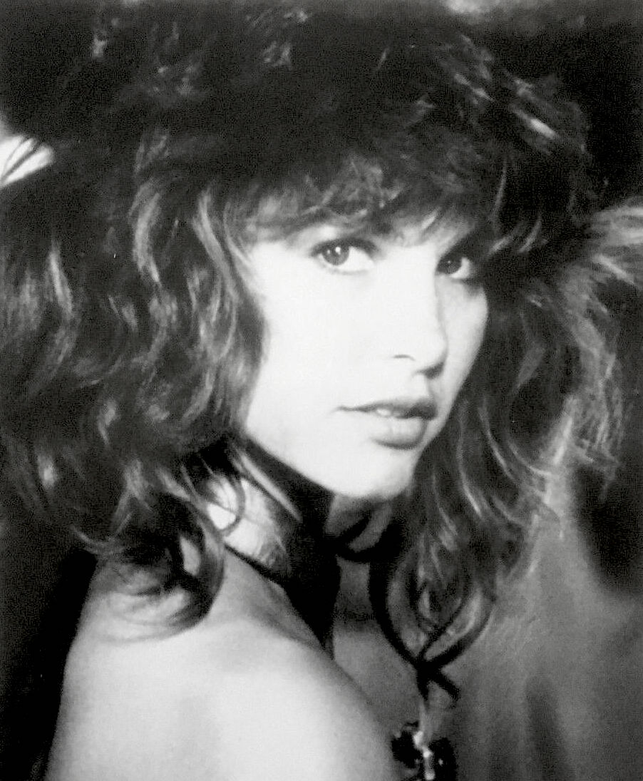 Tawny Kitaen Net Worth 2021: Age, Height, Weight, Husband, Kids, Bio-Wiki